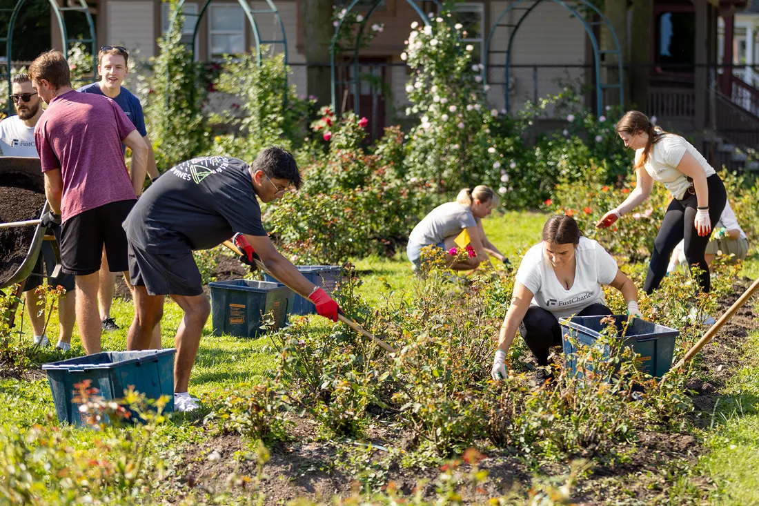 People gardening.