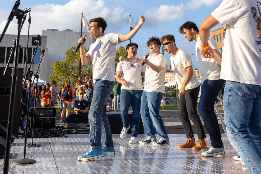 Students performing at Citrus in the city in downtown Syracuse.