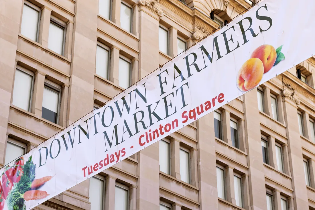 Farmers Market in Downtown Syracuse at Clinton Square banner.